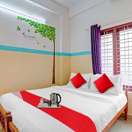 Spot On The New View Regency Hotel Thiruvananthapuram Buitenkant foto