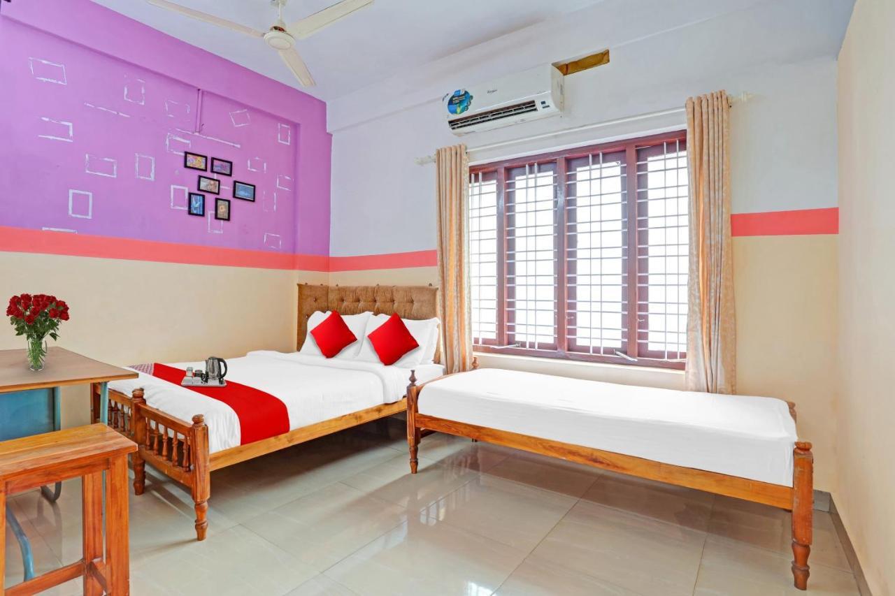 Spot On The New View Regency Hotel Thiruvananthapuram Buitenkant foto