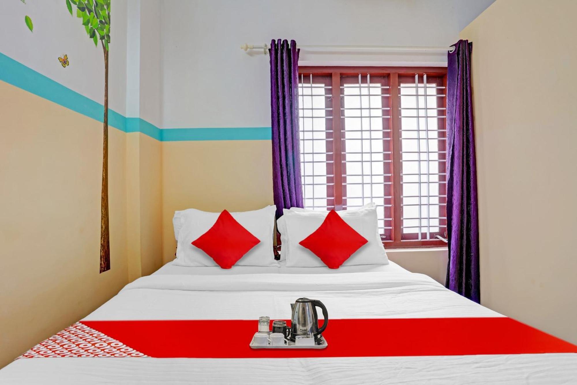Spot On The New View Regency Hotel Thiruvananthapuram Buitenkant foto