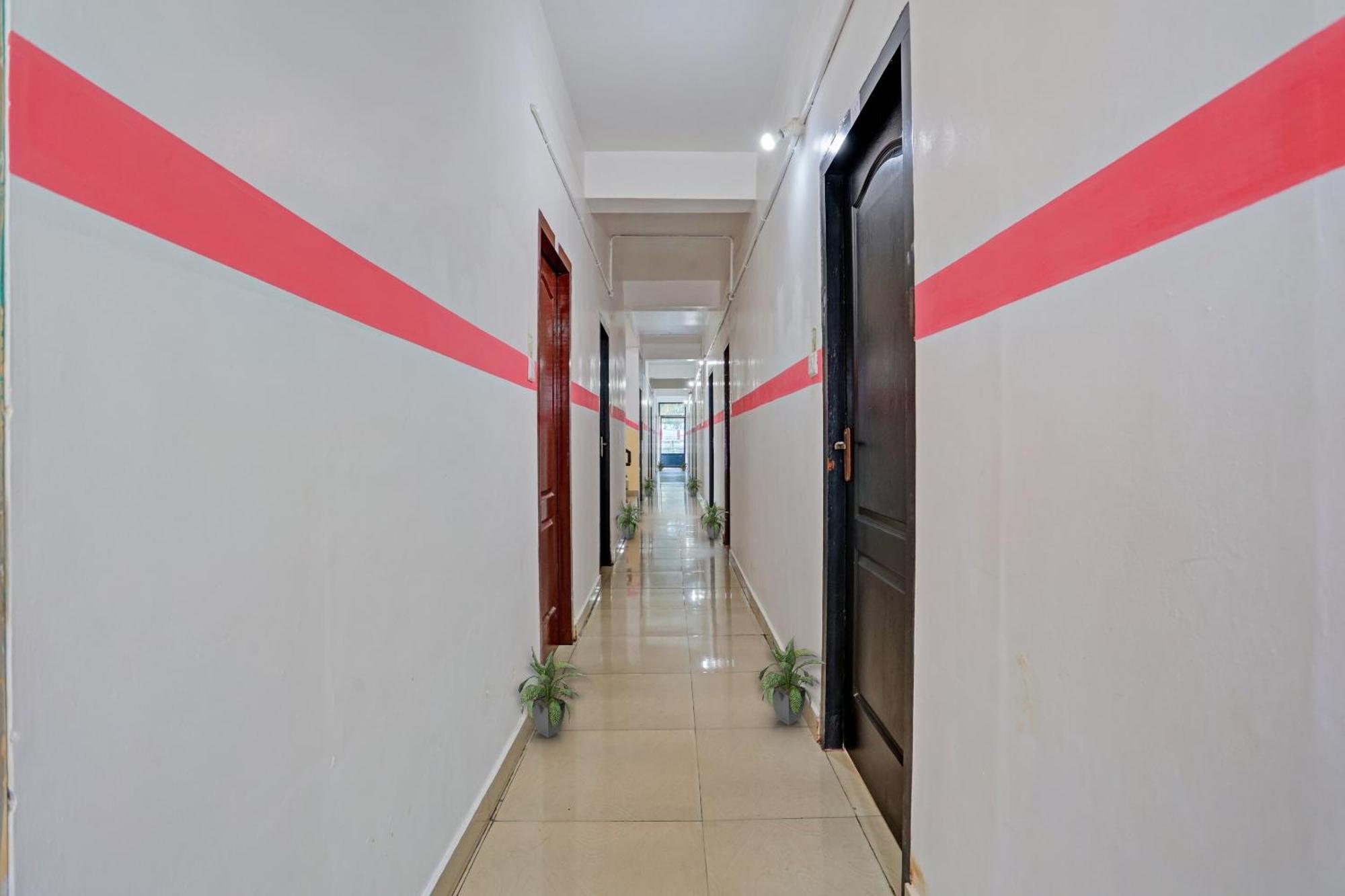 Spot On The New View Regency Hotel Thiruvananthapuram Buitenkant foto