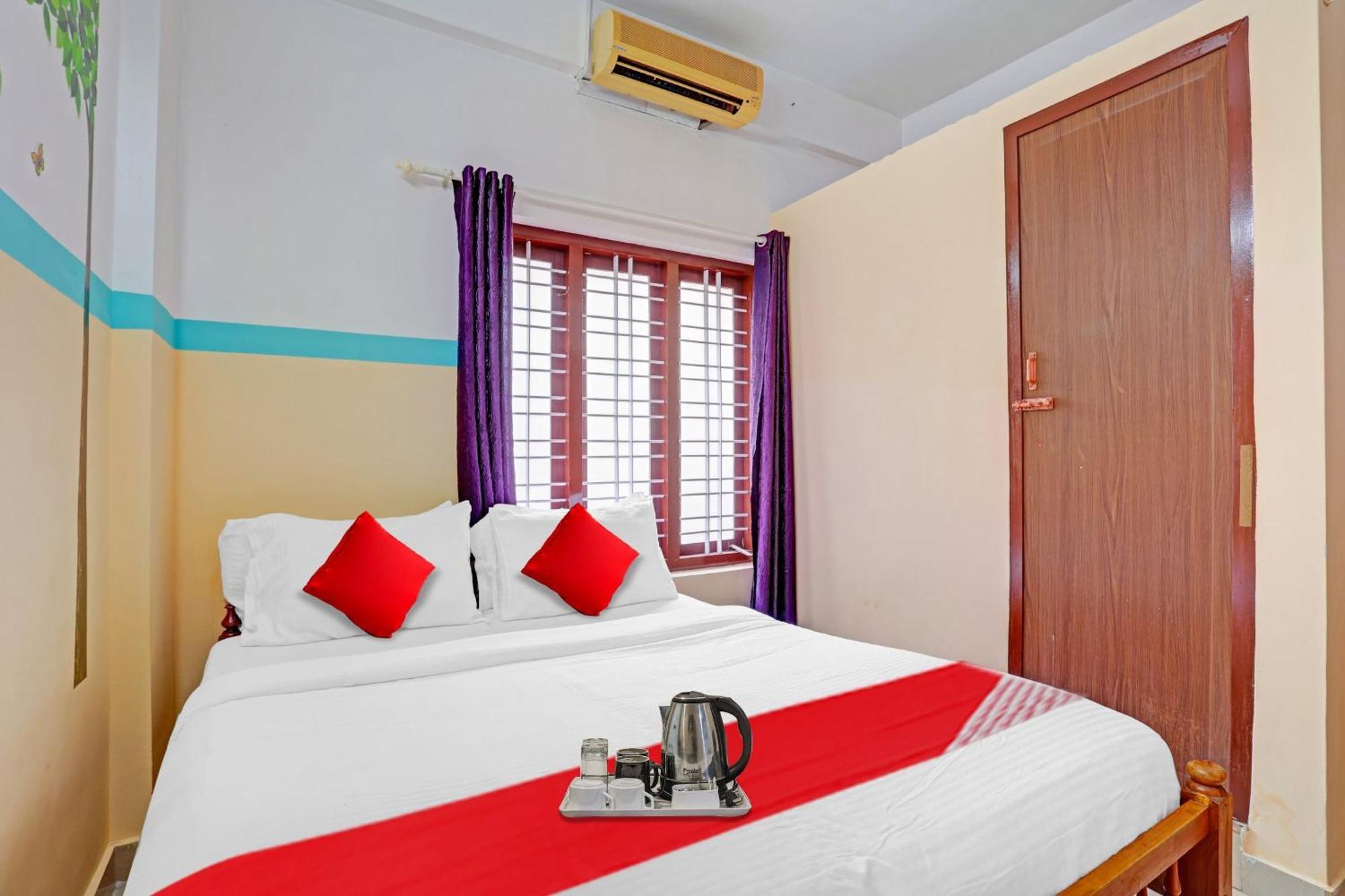 Spot On The New View Regency Hotel Thiruvananthapuram Buitenkant foto