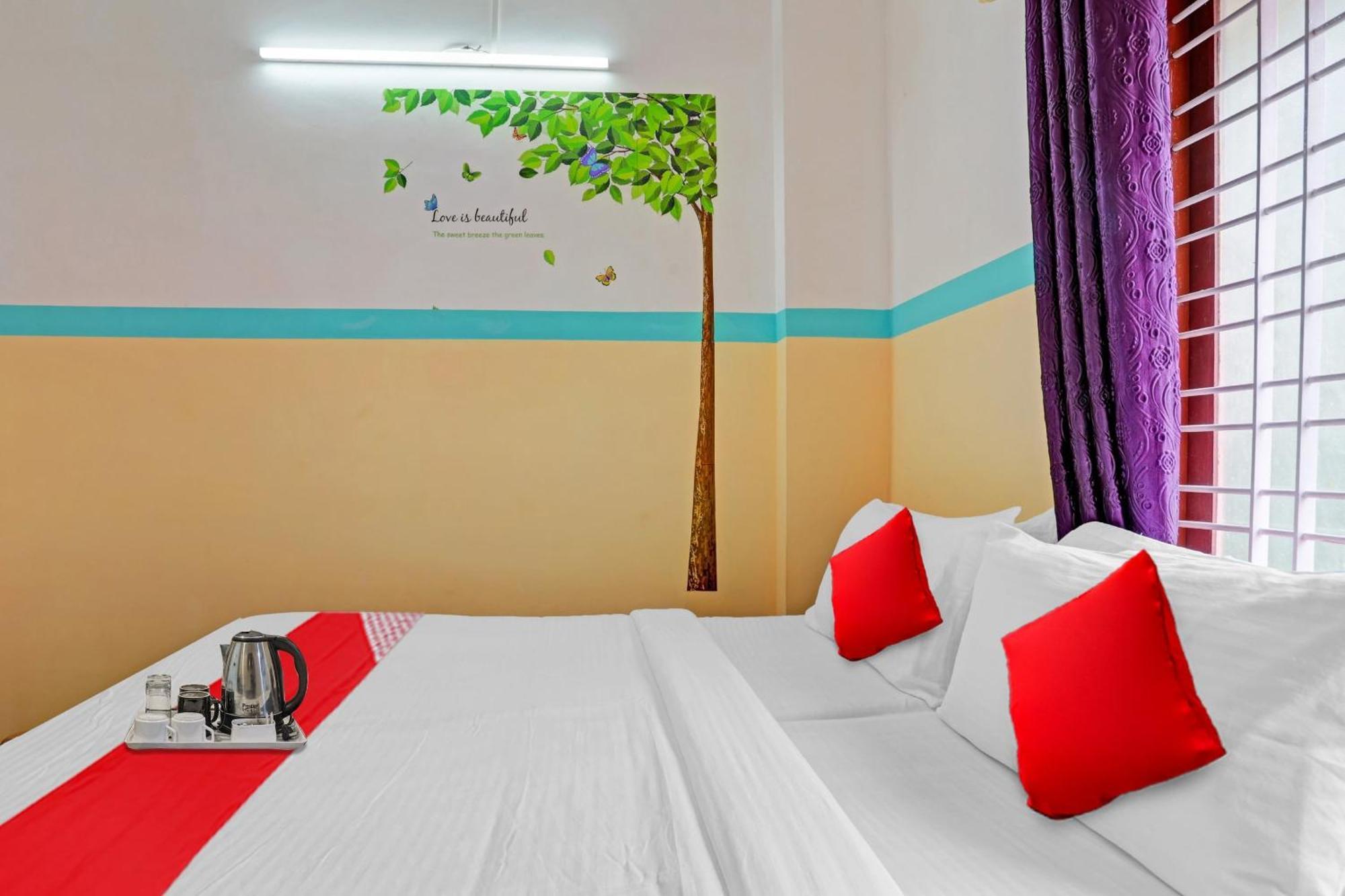 Spot On The New View Regency Hotel Thiruvananthapuram Buitenkant foto