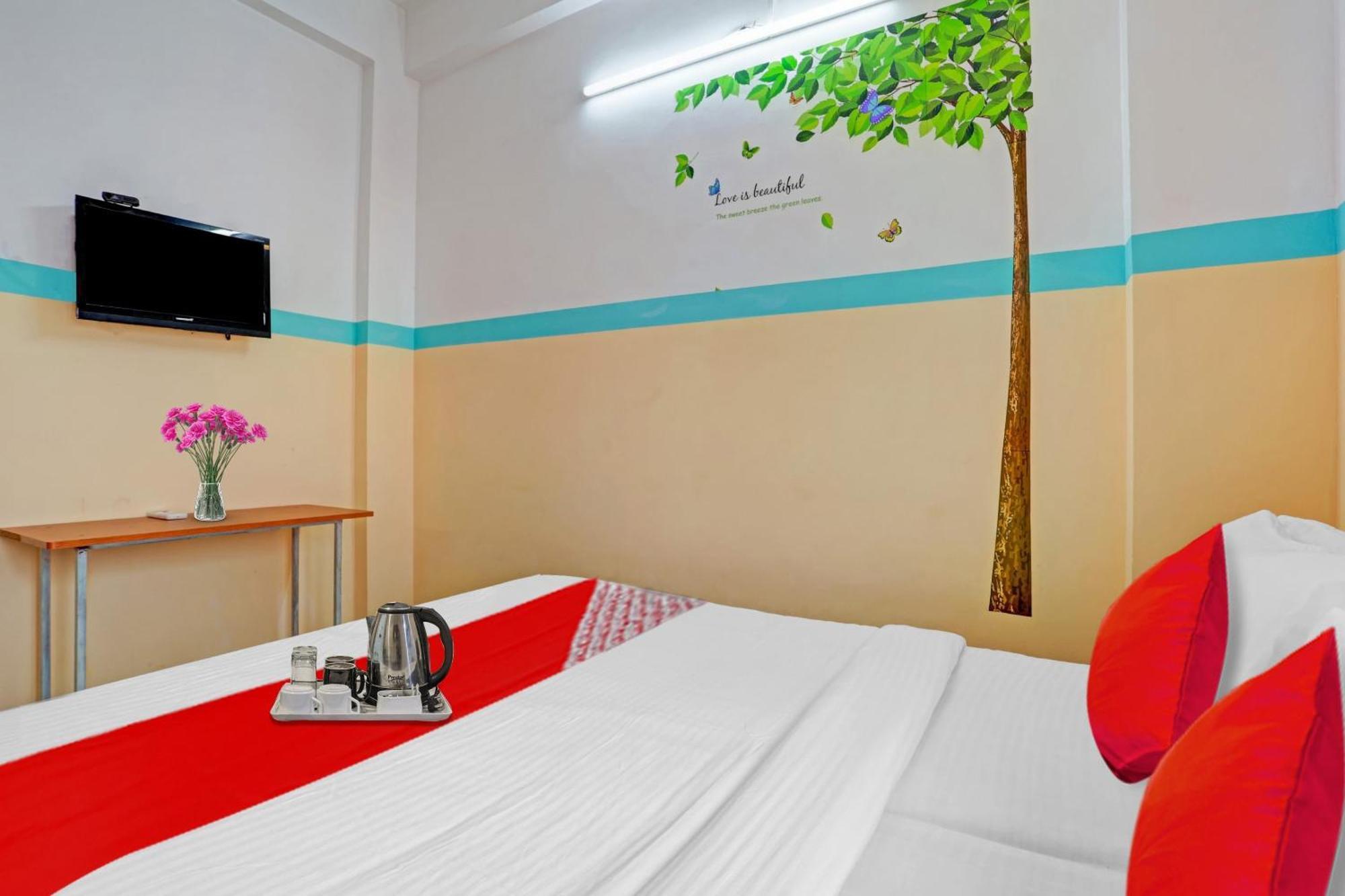 Spot On The New View Regency Hotel Thiruvananthapuram Buitenkant foto